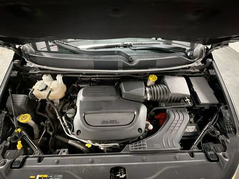 Used 2022 Chrysler Voyager LX FWD image 28