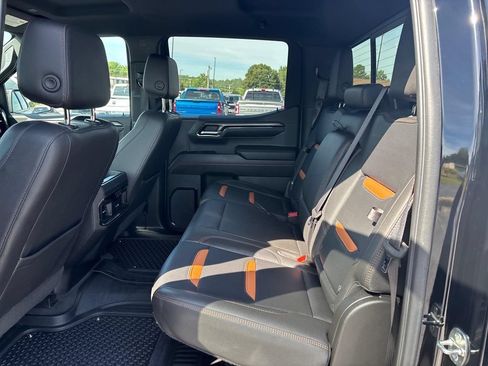 Used 2022 GMC Sierra 1500 AT4 w/ AT4 Premium Package AWD/4WD image 18