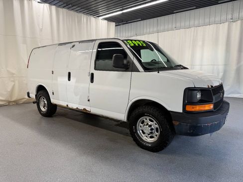 Used 2010 Chevrolet Express 2500 RWD image 5