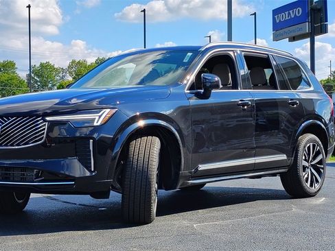 New 2026 Volvo XC90 B6 Core image 5