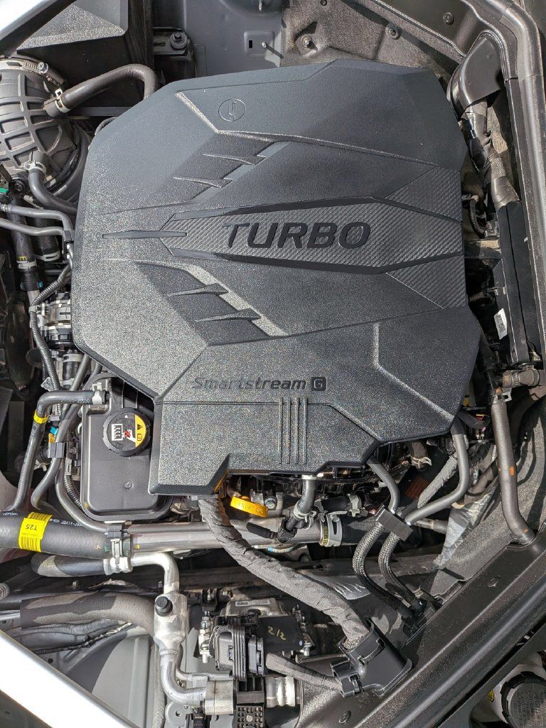 Used 2025 Genesis G70 2.5T RWD image 35