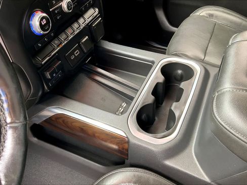 Used 2020 GMC Sierra 1500 SLT RWD image 17