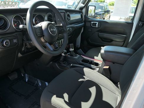 Used 2023 Jeep Wrangler Unlimited Sport AWD/4WD image 10