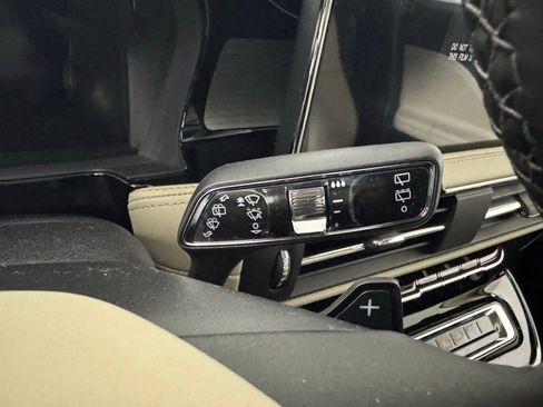 New 2026 Lincoln Corsair Premiere image 28