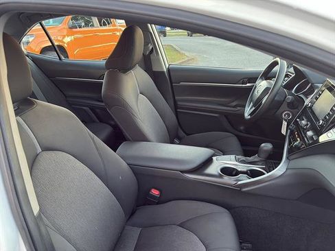 Used 2024 Toyota Camry LE image 9
