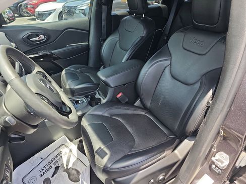 Used 2023 Jeep Cherokee Altitude Lux AWD/4WD image 12