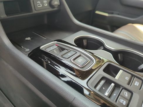 Used 2024 Honda Pilot Elite image 42