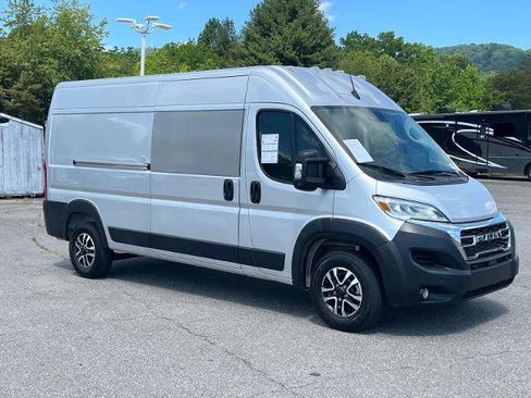 Used 2024 RAM ProMaster 2500 w/ Quick Order Package 22H SLT+ FWD image 1