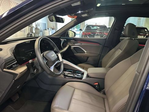 Used 2025 Audi Q5 Premium Plus w/ Premium Plus AWD/4WD image 17