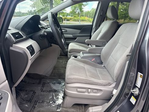 Used 2016 Honda Odyssey SE image 12