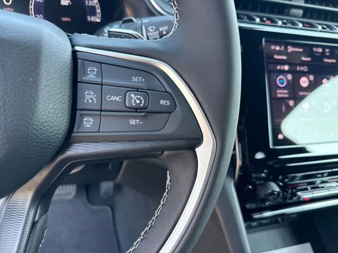 New 2025 Jeep Grand Cherokee L Laredo w/ Luxury Tech Group I image 28