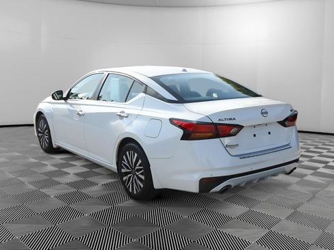 Used 2023 Nissan Altima 2.5 SV w/ SV Premium Package FWD image 5
