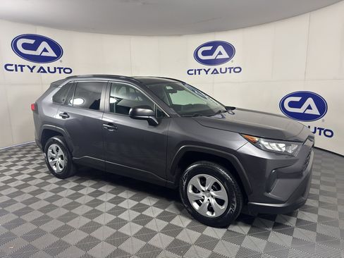 Used 2021 Toyota RAV4 LE FWD image 1