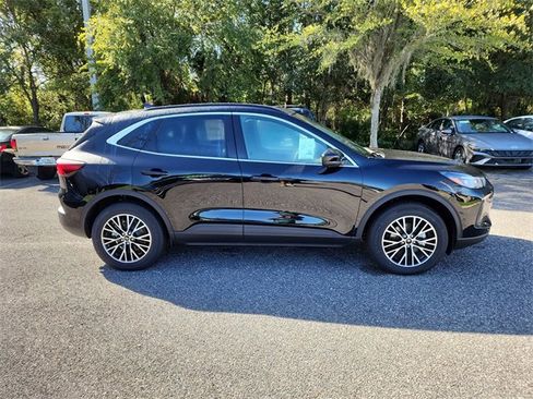 New 2024 Ford Escape SE w/ PHEV Premium Package image 2