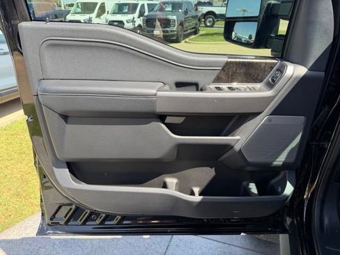 Used 2025 Ford F250 Lariat w/ Lariat Ultimate Package AWD/4WD image 11