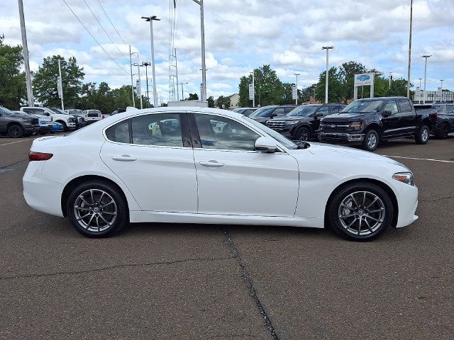 Used 2020 Alfa Romeo Giulia AWD w/ Cold Weather Package image 6