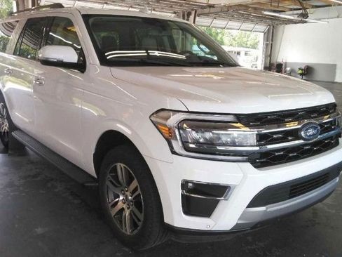 Used 2024 Ford Expedition Max Limited AWD/4WD image 3