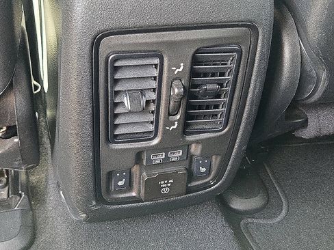 Used 2025 Dodge Durango GT AWD/4WD image 17