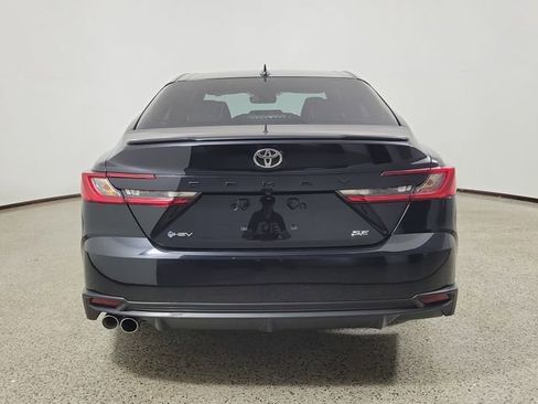 Used 2025 Toyota Camry SE w/ Convenience Package FWD image 6