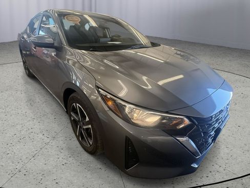 Used 2024 Nissan Sentra SV FWD image 8