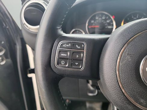 Used 2015 Jeep Wrangler Unlimited Sahara w/ Connectivity Group image 14