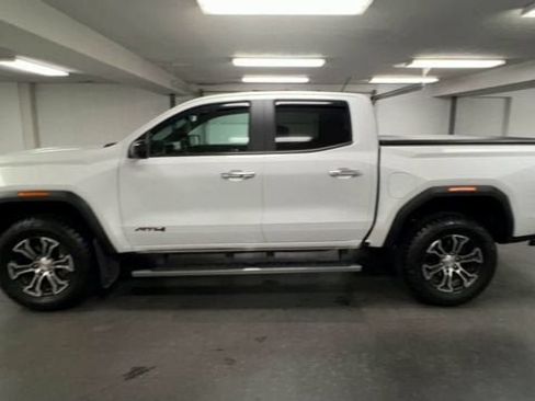 Certified 2023 GMC Canyon AT4 w/ AT4 Premium Package AWD/4WD image 5