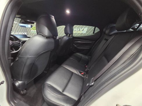 Used 2020 MAZDA MAZDA3 Hatchback FWD image 26
