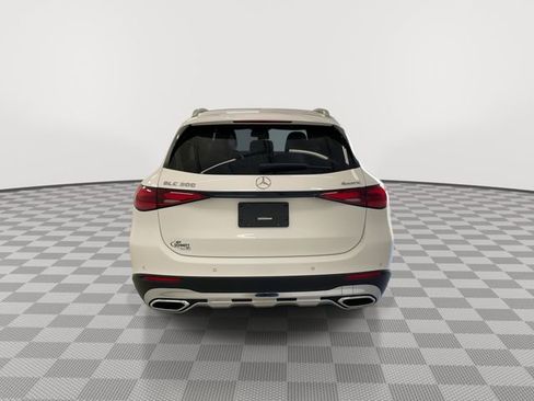 Used 2025 Mercedes-Benz GLC 300 4MATIC image 9