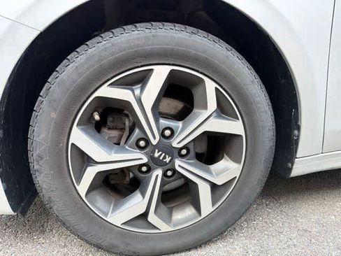 Used 2019 Kia Forte LXS FWD image 14