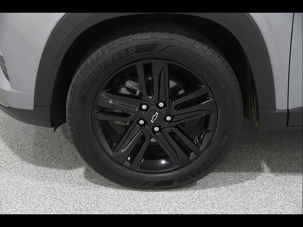 Used 2024 Chevrolet Trax ACTIV w/ Sunroof Package FWD image 21