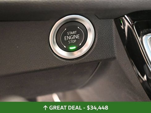 Used 2024 Chevrolet Traverse LT AWD/4WD image 46