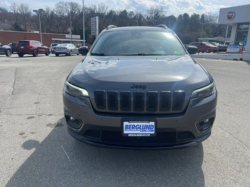 Used 2023 Jeep Cherokee Altitude Lux image 2