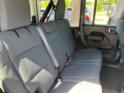Used 2025 Jeep Wrangler Unlimited Sport AWD/4WD image 20