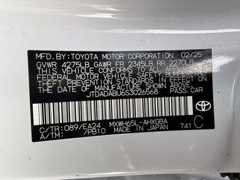 Certified 2025 Toyota Prius AWD image 36