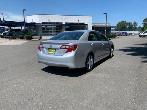 Used 2014 Toyota Camry SE FWD image 5
