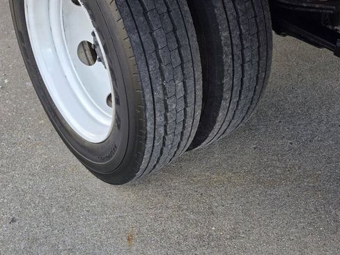 Used 2021 Isuzu NPR image 24