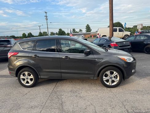 Used 2015 Ford Escape SE FWD image 4