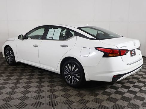 Used 2023 Nissan Altima 2.5 SV AWD/4WD image 5