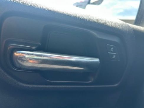 Used 2020 Chevrolet Silverado 1500 Custom w/ Custom Value Package AWD/4WD image 15