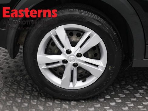 Used 2023 Nissan Kicks S image 30