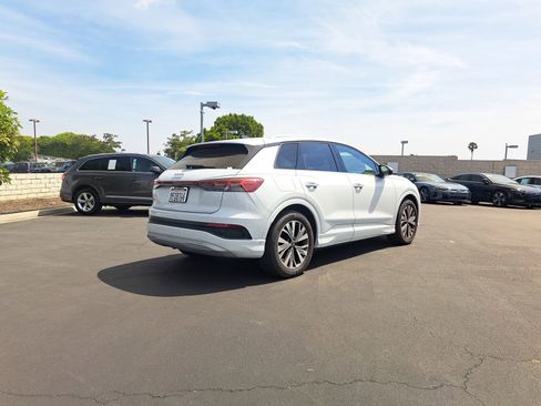 Used 2023 Audi Q4 e-tron Premium Plus w/ Premium Plus image 3