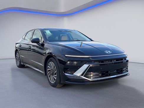New 2025 Hyundai Sonata Limited image 4