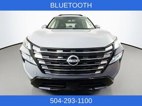 Used 2025 Nissan Rogue Platinum FWD image 3