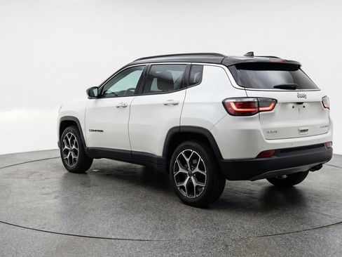 Used 2025 Jeep Compass Limited image 6
