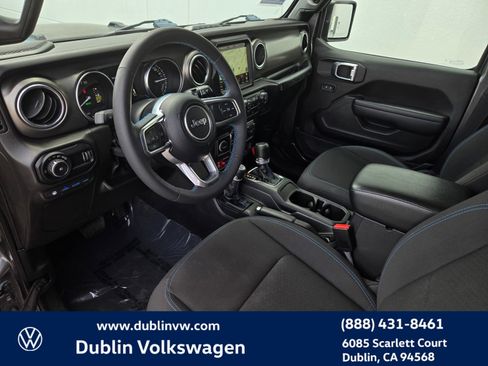 Used 2023 Jeep Wrangler Unlimited Rubicon 4xe w/ Cold Weather Group AWD/4WD image 11