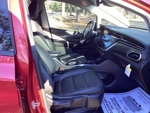 Used 2023 Chevrolet Bolt LT w/ Infotainment Package image 13