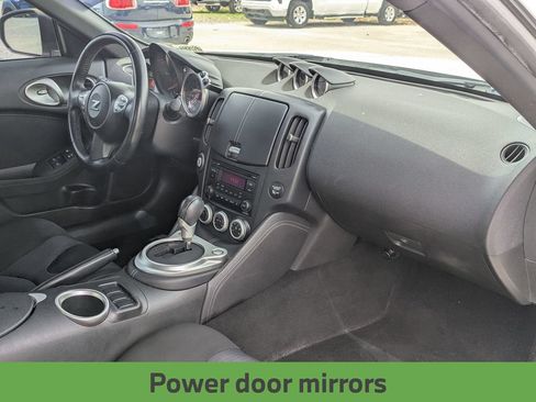 Used 2015 Nissan 370Z Coupe RWD image 27