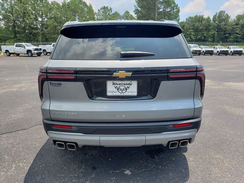 New 2026 Chevrolet Traverse LT w/ Sun and Wheel Package FWD image 8