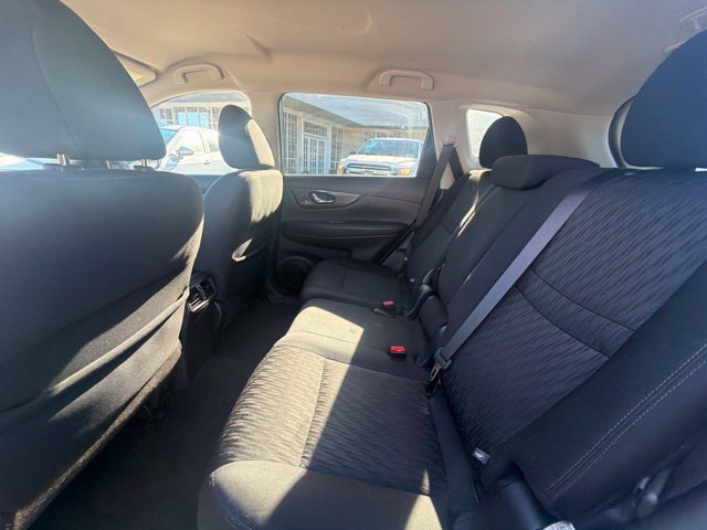 Used 2019 Nissan Rogue S w/ Special Edition Package FWD image 12