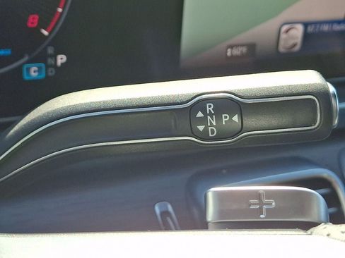 Used 2024 Mercedes-Benz GLS 450 4MATIC image 17